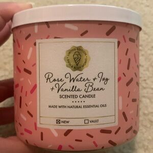 Bath & Body Works Rose Water and Ivy + Vanilla Bean candle (2023)